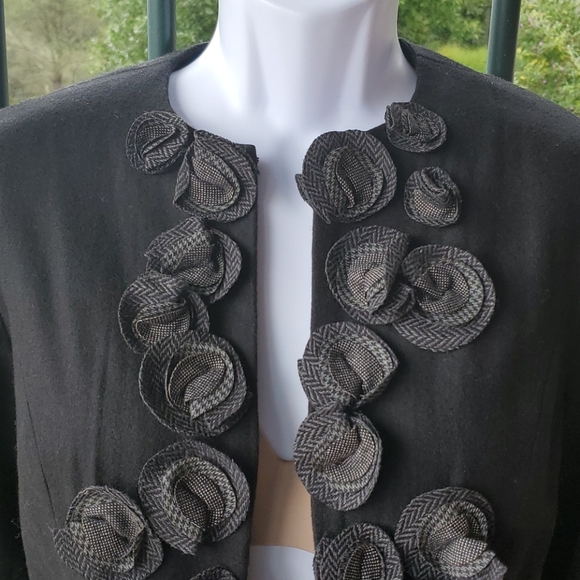 New Coldwater Creek Classic Flower Trimmed Black & Gray Wool Jacket/ Blazer Sz 8 - Picture 2 of 9